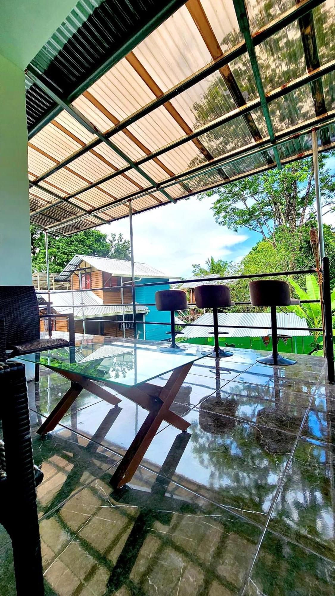 H Et L Apartment Tortuguero Luaran gambar