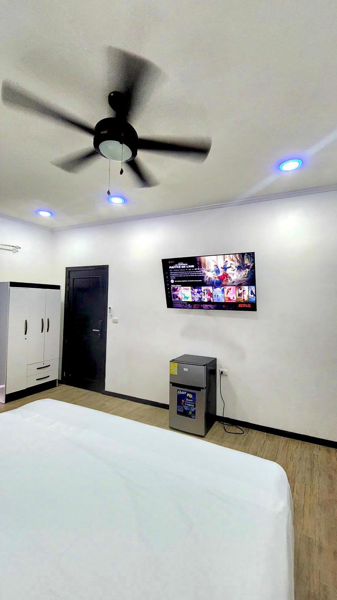 H Et L Apartment Tortuguero Luaran gambar