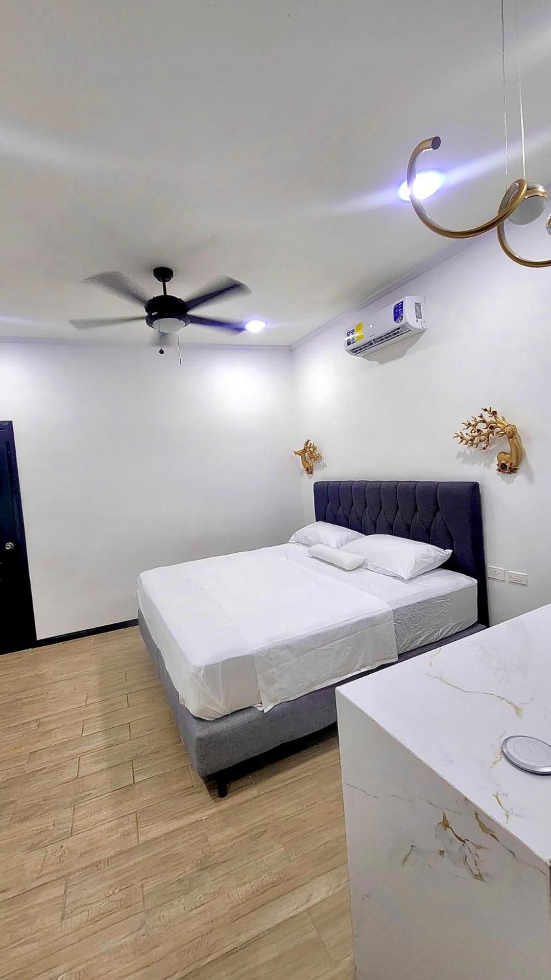 H Et L Apartment Tortuguero Luaran gambar